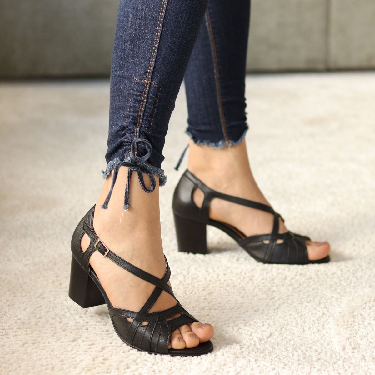 Sandália com Tiras Trançadas Dina Mirtz | Melania Benett