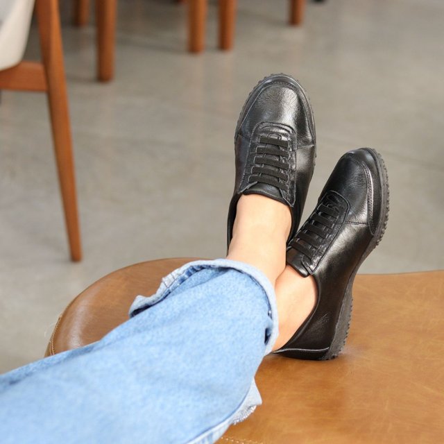 Sapatênis Feminino em Couro Italeoni Melania Benett