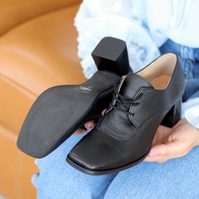 Sapato Bico Quadrado com Salto Dina Mirtz Melania Benett