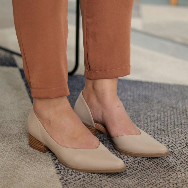 Scarpin Aberto do Lado Salto Baixo Dina Mirtz Melania Benett