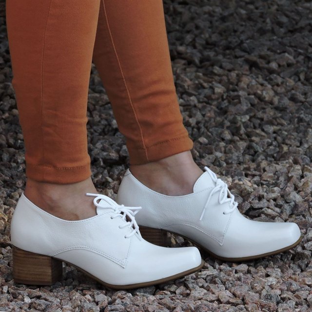 Sapato Branco Bico Quadrado Dina Mirtz