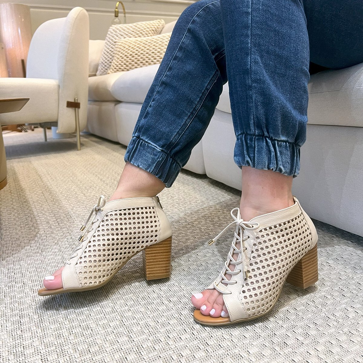 Sandália Ankle Boot Vazada em Couro Dina Mirtz Ref 20706 | Fino