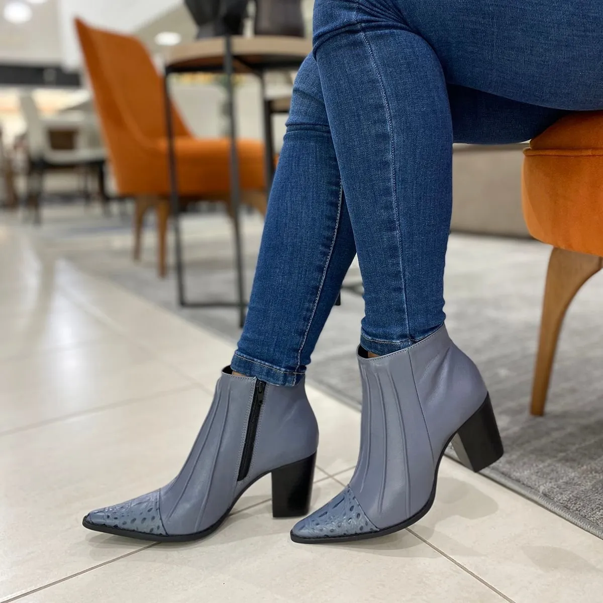 BOTA BICO FINO SALTO MÉDIO DINA MIRTZ Fino Raro Site 100%