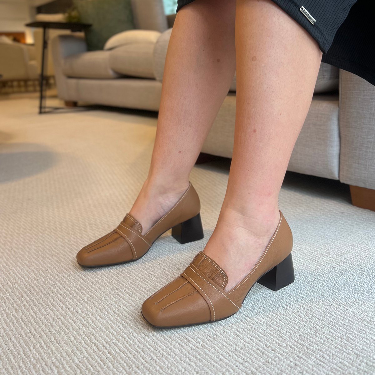 キモト Scarpin em Couro Bico Salto Baixo Dina Mirtz Ref 21302 | Fino Raro