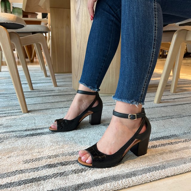 Sandália Preta Salto Grosso Dina Mirtz REF 20707 Fino Raro