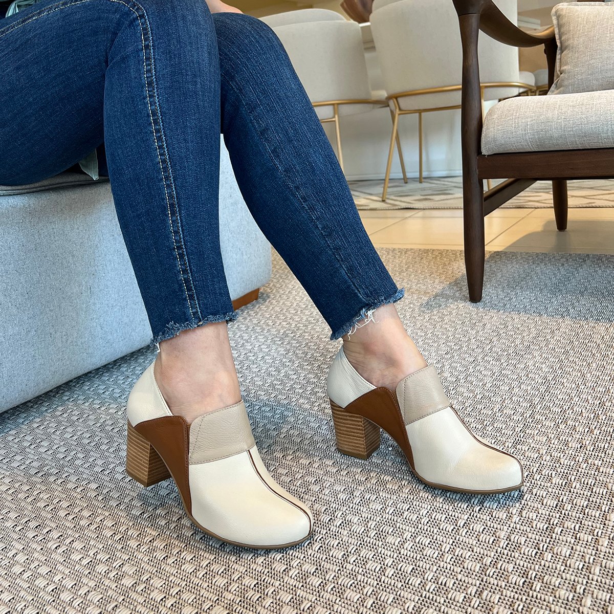 SAPATO FEMININO SALTO BLOCO BICO REDONDO DINA MIRTZ REF 20781F