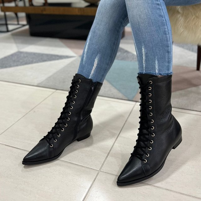 BOTA ESTILO COTURNO CANO MÉDIO DINA MIRTZ Fino Raro Site 100