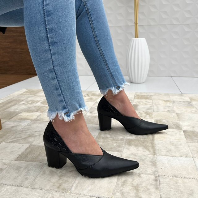 Sapato Feminino em couro Salto Grosso Dina Mirtz Fino Raro