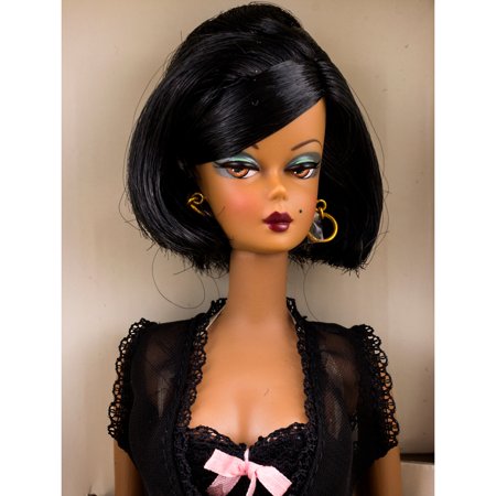 PRÉ-VENDA Boneca Barbie Collector Silkstone Lingerie Barbie 5