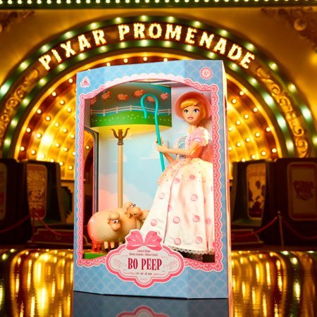 PRÉ-VENDA Boneca Bo Peep Limited Edition Doll with Light-Up Box