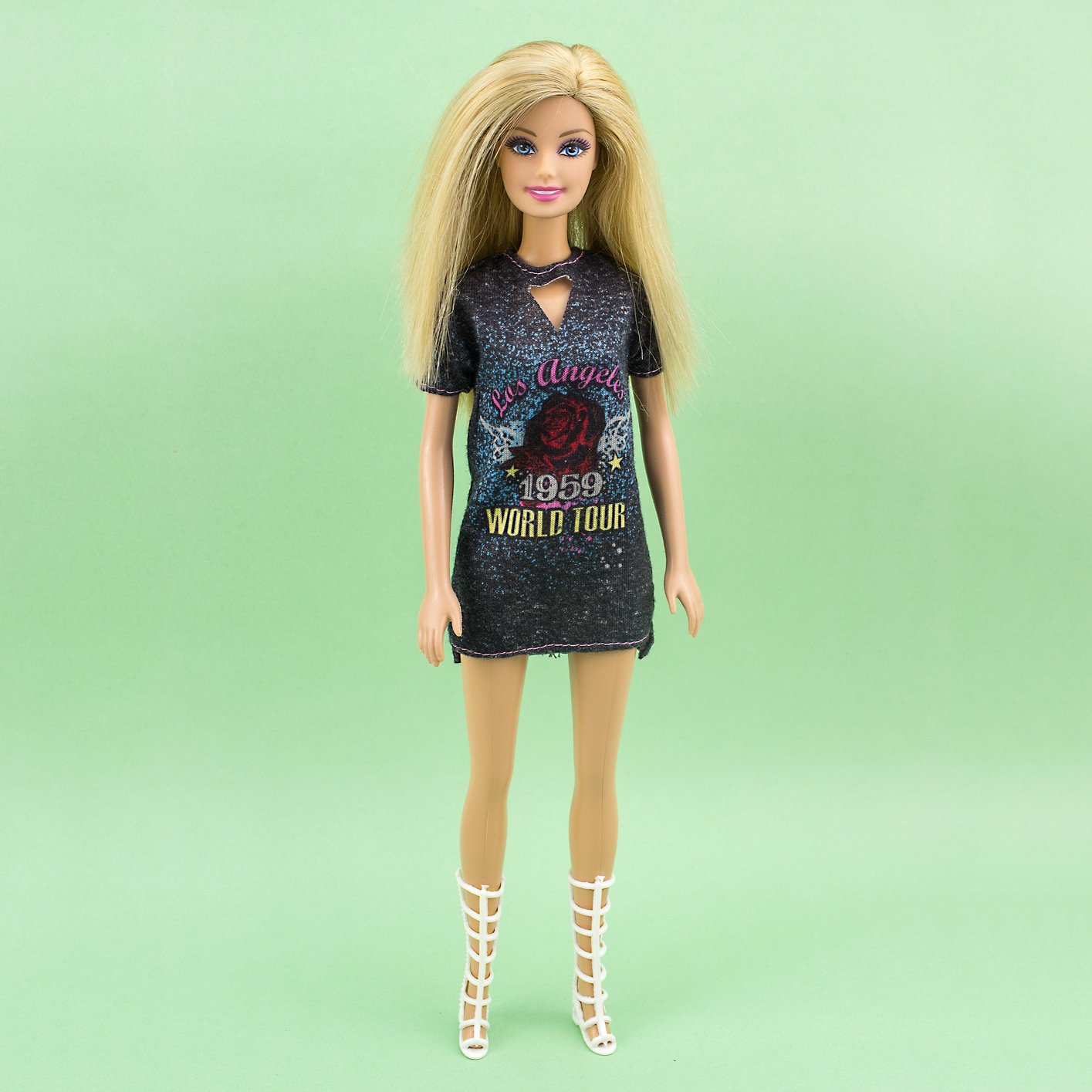 Boneca Barbie Vestido Cinza "Los Angeles" - Mattel (Removida da Caixa)