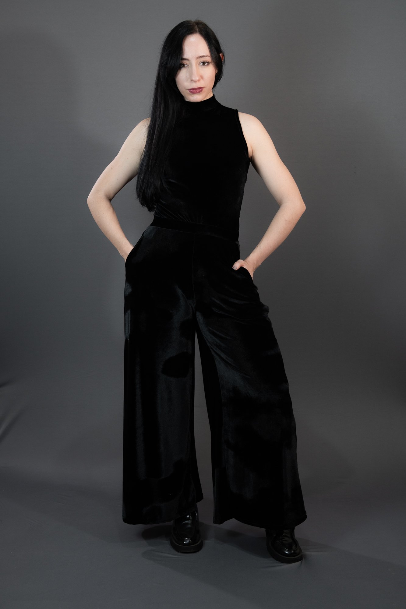 Calça pantalona com bolsos em veludo | GARGULIA