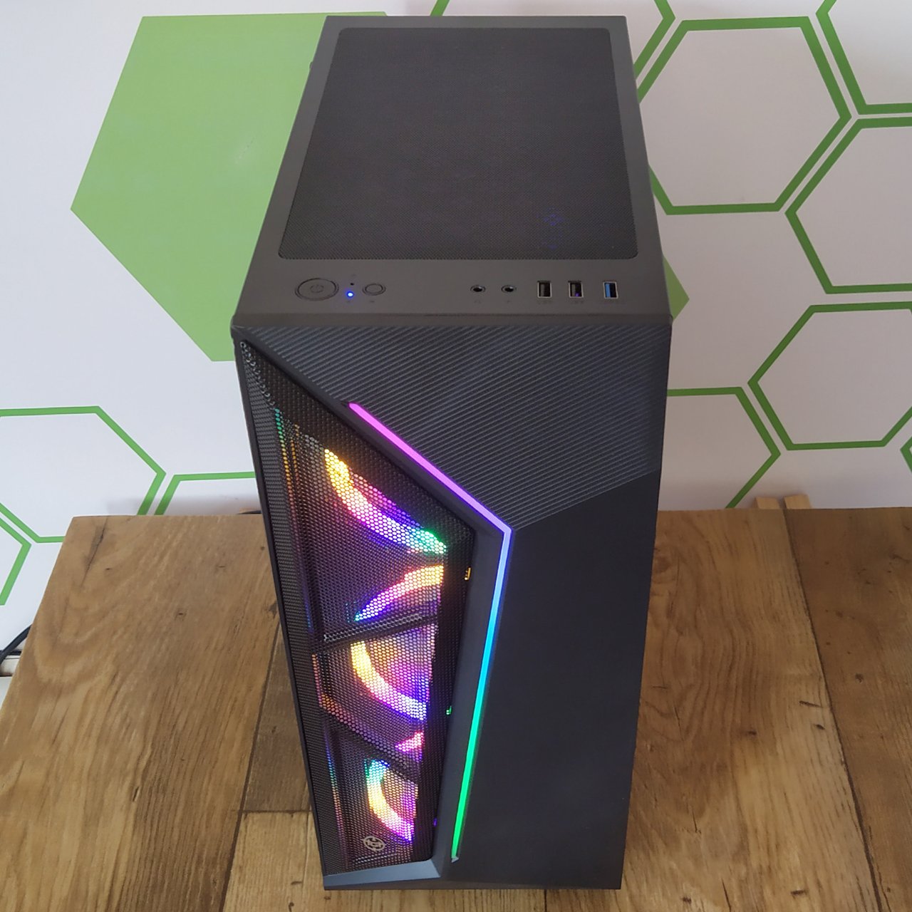 PRÓDIGO PC - AMD Ryzen 5 1600 6/12 - RX 580 8GB - 16GB RAM - SSD nvme 512GB  | Lataria Personal Computer