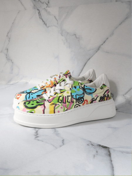 Tênis Gucci Chunky B GG Graffiti Branco Zivē Club