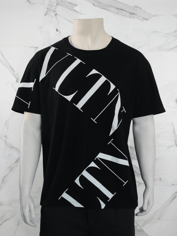 Camiseta Valentino VLTN Diagonal Preta | Zivē Club