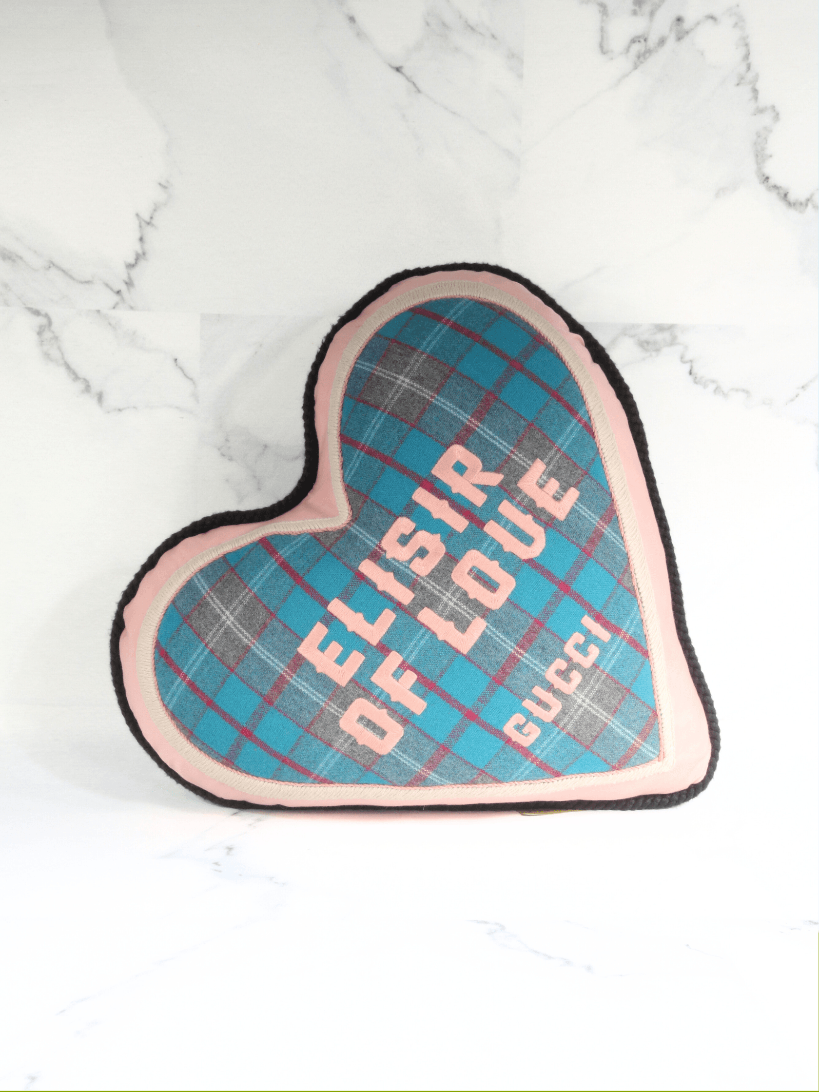 Almofada Gucci Elisir of Love Xadrez | Zivē Club