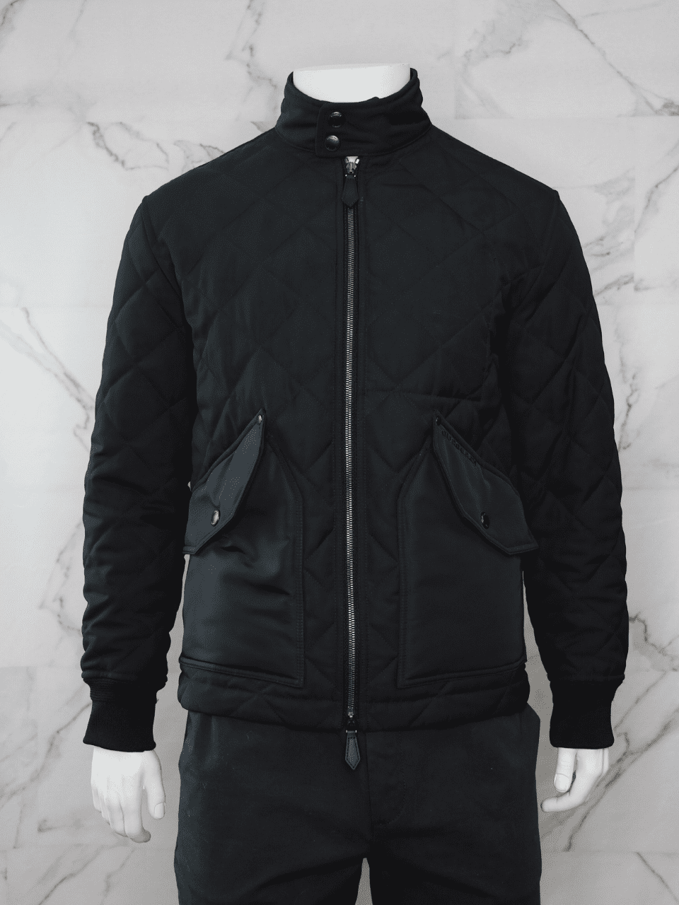 Jaqueta Burberry Matelassê Preta | Zivē Club