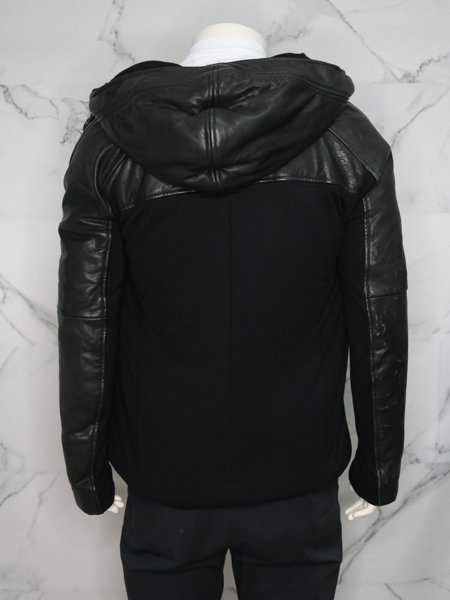 Jaqueta de Emporio Armani Preta | Zivē Club