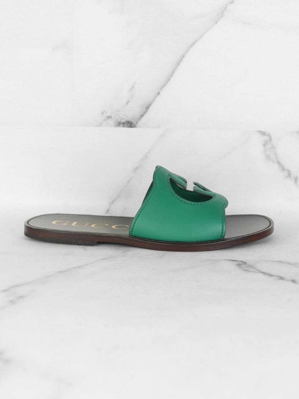 Chinelo Slide Gucci Cosmo GG Interlocking Verde | Zivē Club
