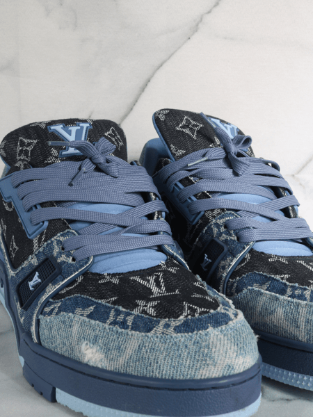 LOUIS VUITTON ダークブルー ジーンズ Tênis Louis Vuitton Trainer Jeans Azul | Zivē Club