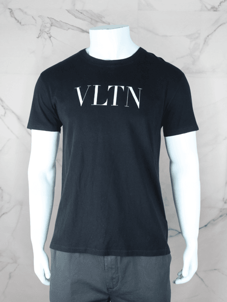 Camiseta Valentino VLTN Logo Preta | Zivē Club