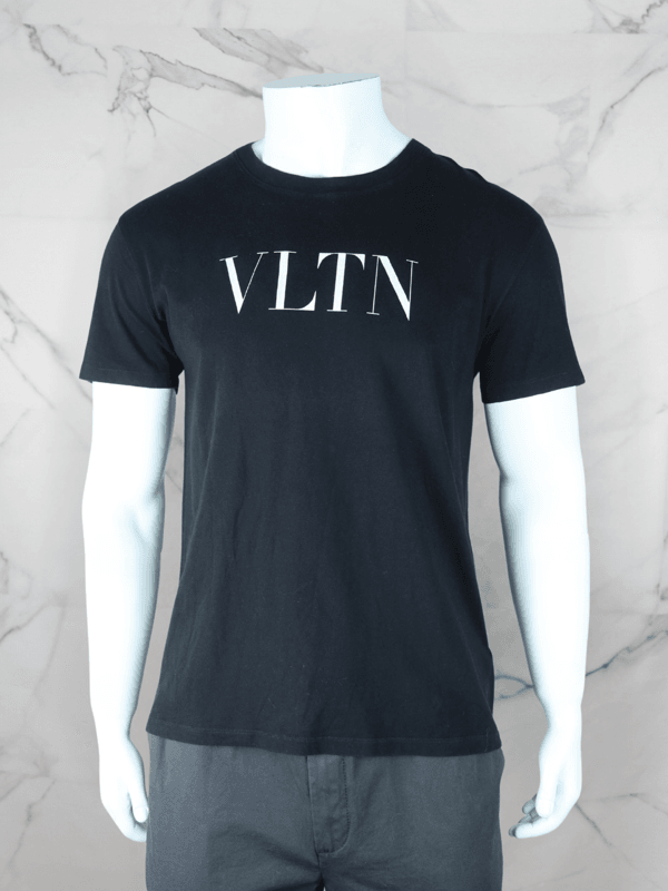 Camiseta Valentino VLTN Logo Preta | Zivē Club