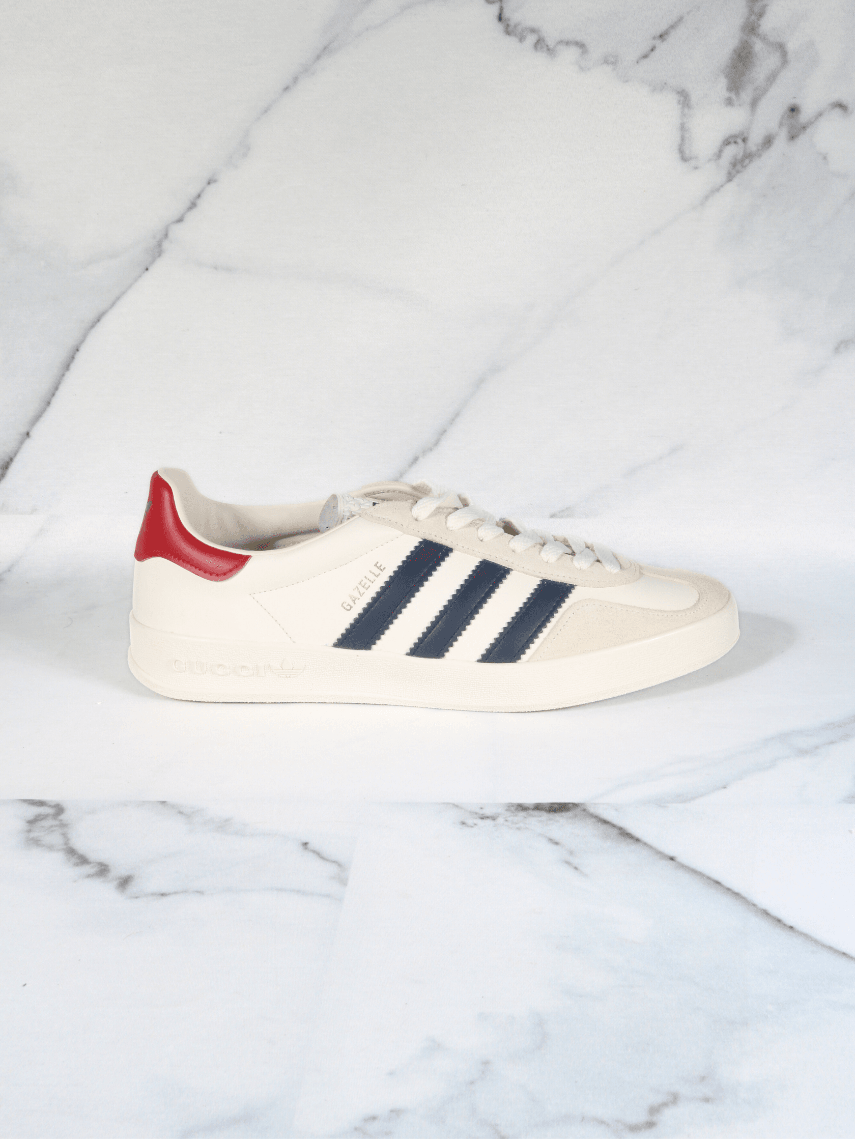 Tênis Gucci x Adidas Gazelle Branco/Azul/Vermelho | Zivē Club