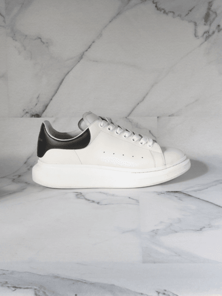 Tênis Alexander McQUEEN Oversized Branco e Preto | Zivē Club