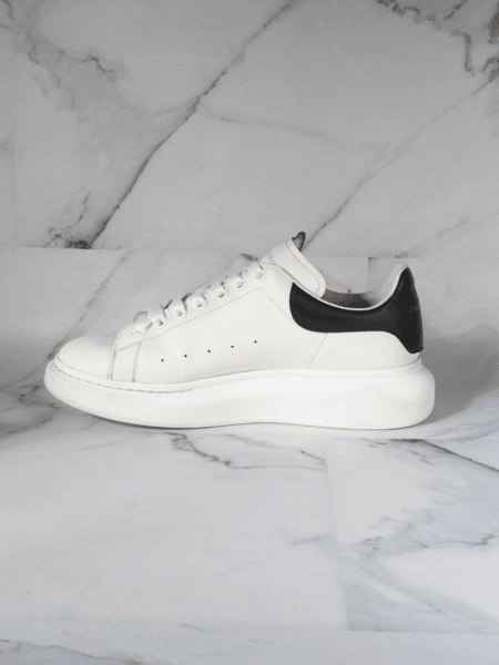 Tênis Alexander McQUEEN Oversized Branco e Preto | Zivē Club