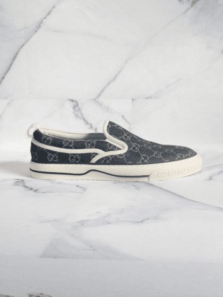 Tênis Slip On Gucci Tennis 1997 GG Denim Azul | Zivē Club