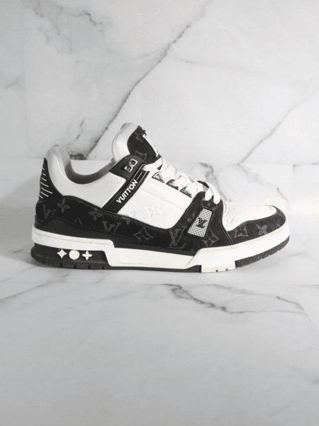 Tênis Louis Vuitton Trainer Preto | Zivē Club