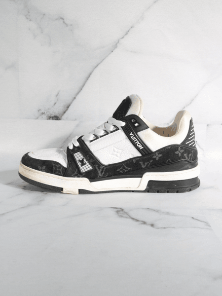 Tênis Louis Vuitton Trainer Preto | Zivē Club