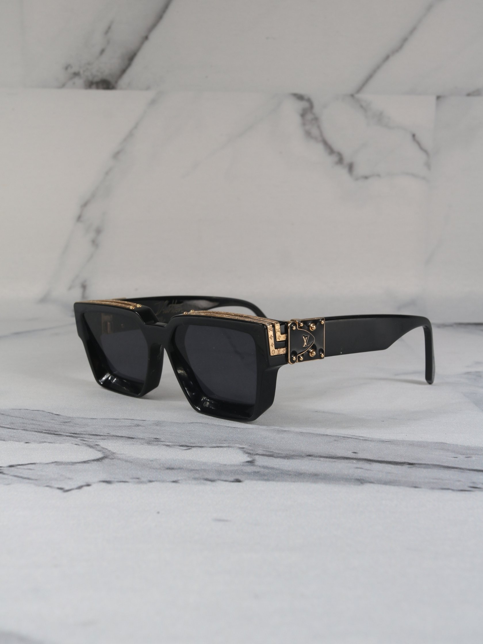 Óculos de Sol Louis Vuitton 1.1 Millionaires Preto | Zivē Club