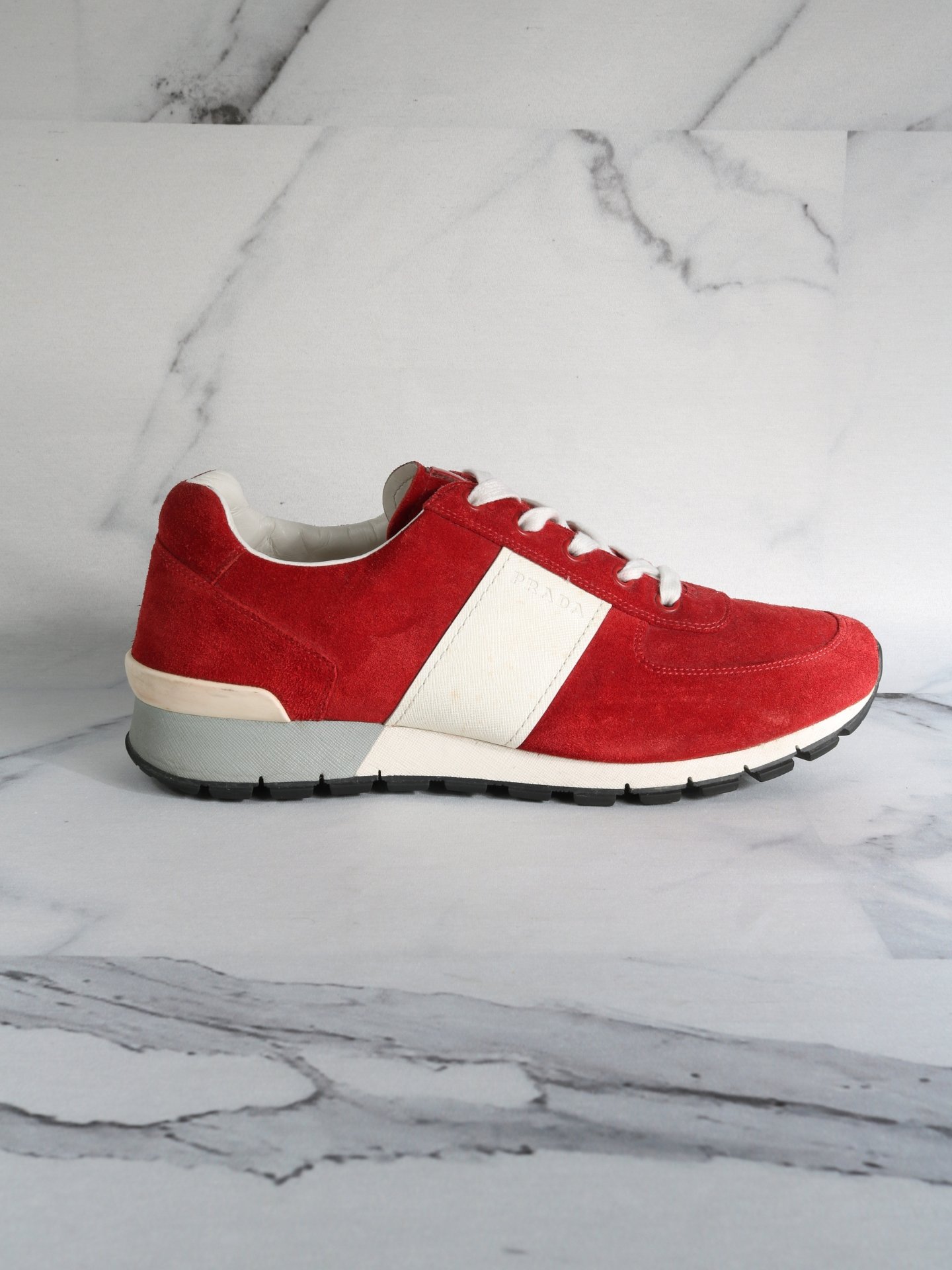 Tênis Prada Matchrace Camurça Vermelho | Zivē Club