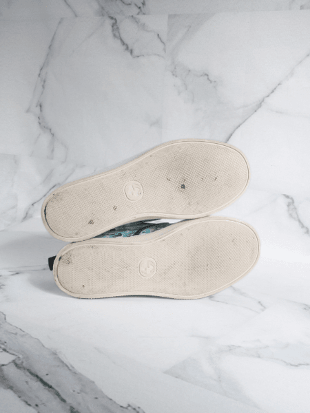 Tênis Slip On Gucci Tennis 1997 GG Denim Azul | Zivē Club