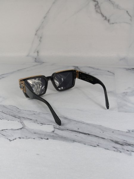 Óculos de Sol Louis Vuitton 1.1 Millionaires Preto | Zivē Club