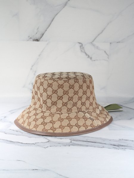 Bucket Gucci Dupla Face GG Monogram e Xadrez | Zivē Club