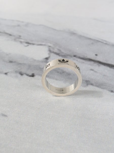 Anel Gucci x Adidas Interlocking Trefoil Prata | Zivē Club