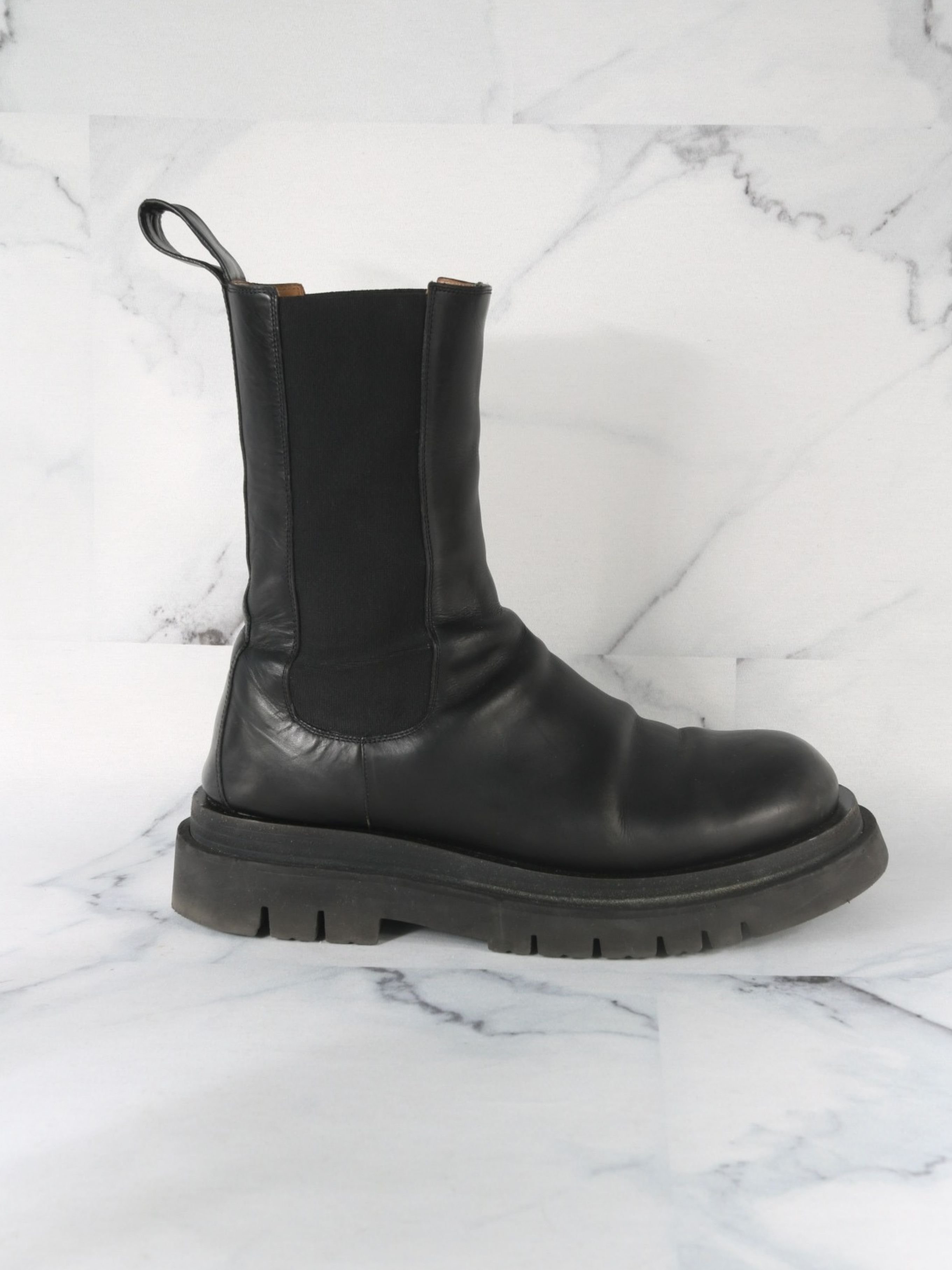 Bota Bottega Veneta Basic Chelsea Preta | Zivē Club