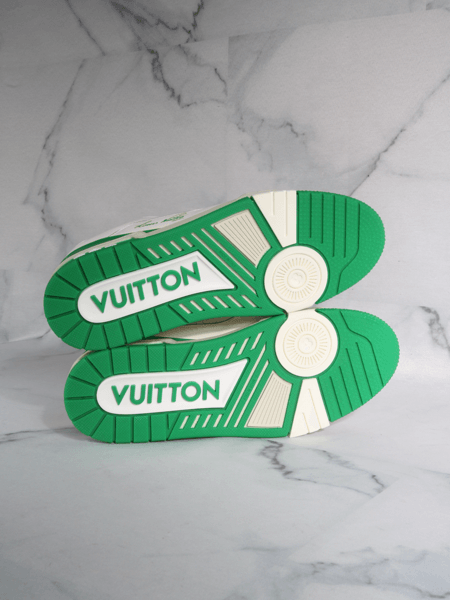 最終値下 LOUIS VUITTON LVダービー ハーネス・ライン 9 1/2 Tênis Louis Vuitton Trainer Branco e Verde | Zivē Club
