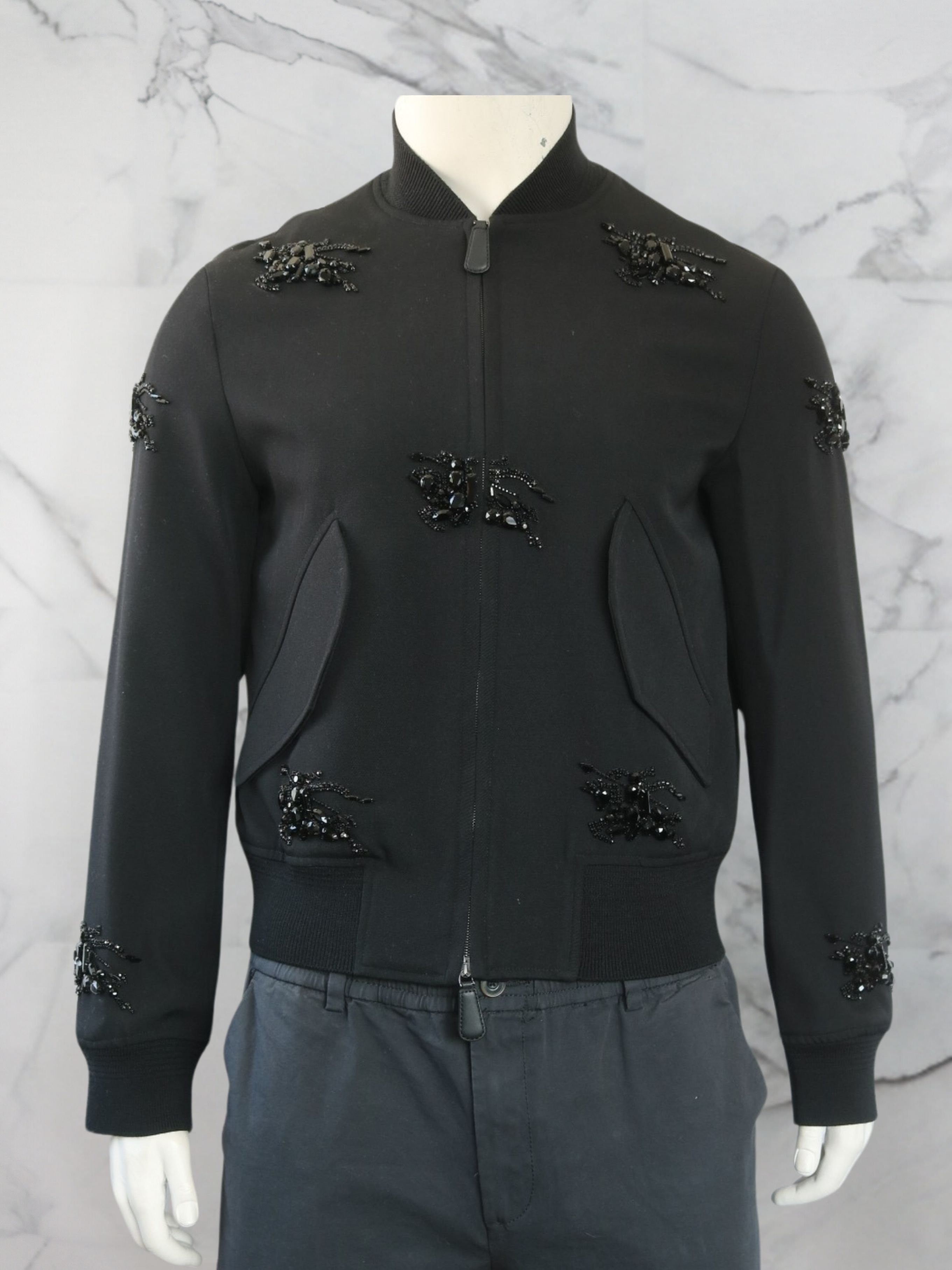 Jaqueta Burberry Crystal-Embellished Harrington Black | Zivē Club