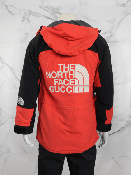 Jaqueta Gucci x The North Face Corta-Vento Vermelho e Preto | Zivē
