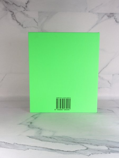 Livro Virgil Abloh x Nike ICONS - Something´s Off | Zivē Club