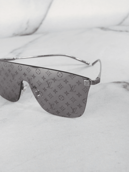 Óculos de Sol Louis Vuitton Monogram Preto | Zivē Club