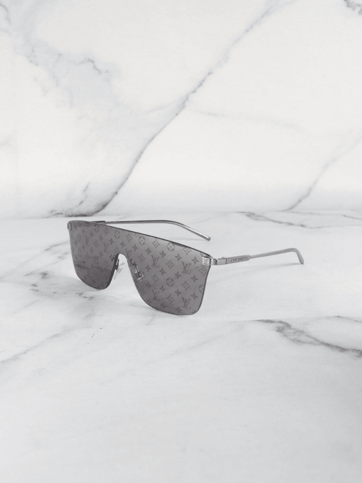 Óculos de Sol Louis Vuitton Monogram Preto | Zivē Club