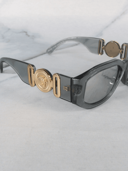 Óculos de Sol Versace Medusa Cinza | Zivē Club