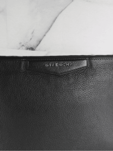 Pasta Givenchy Basic Logo Preta | Zivē Club