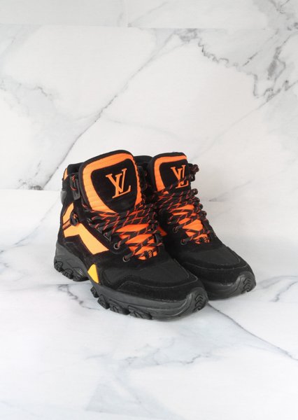 Tênis Louis Vuitton Hiking Ankle Preto e Laranja | Zivē Club