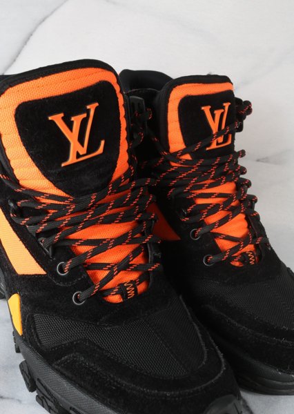 Tênis Louis Vuitton Hiking Ankle Preto e Laranja | Zivē Club