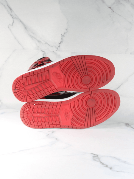 Tênis Nike Air Jordan 1 High Patent Bred Preto e Vermelho | Zivē Club